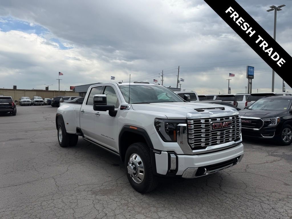 2024 GMC Sierra 4WD Crew Cab Long Box DRW Denali's photo