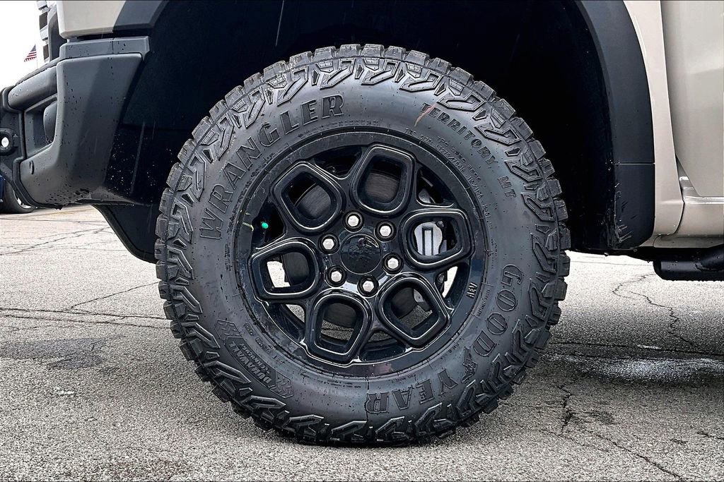 2026 Chevrolet Silverado 1500 ZR2 - Photo 12