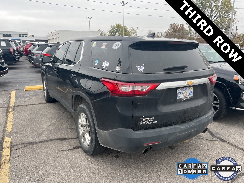 2021 Chevrolet Traverse LS photo 2