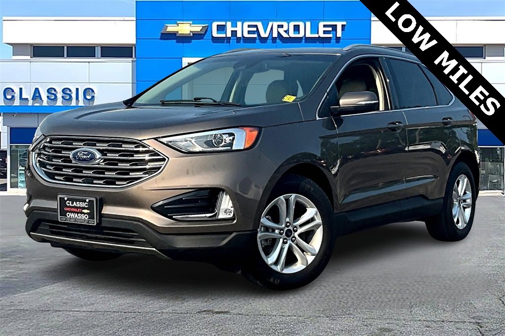 2019 Ford Edge SEL photo 3