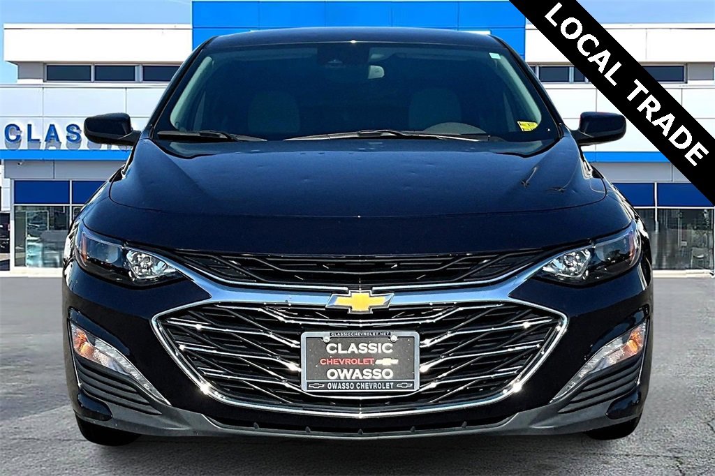 2023 Chevrolet Malibu 1LT photo 2