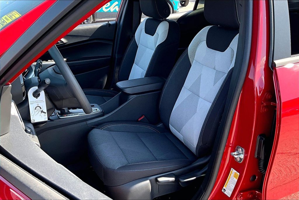 2026 Chevrolet Trax LS - Photo 9