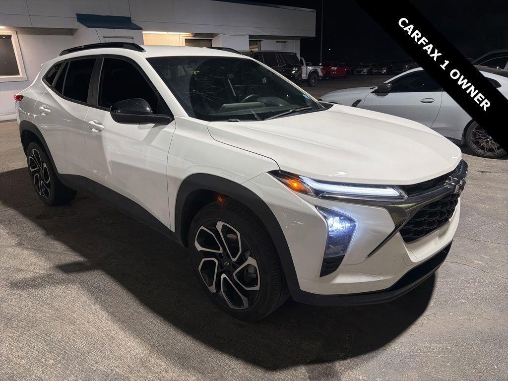 2025 Chevrolet Trax RS's photo