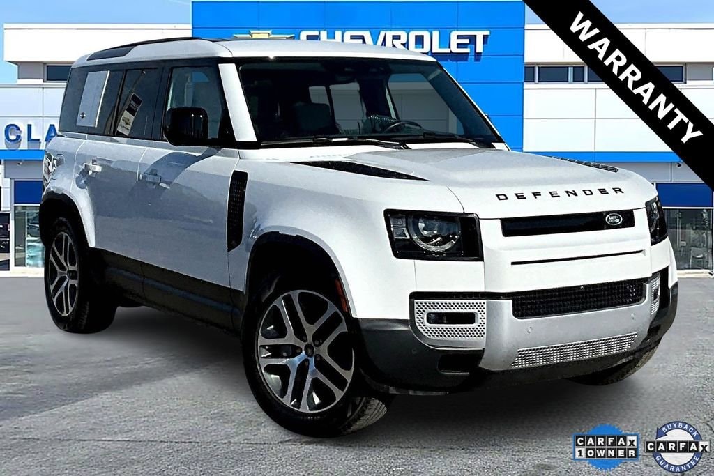 2023 Land Rover Defender SE's photo