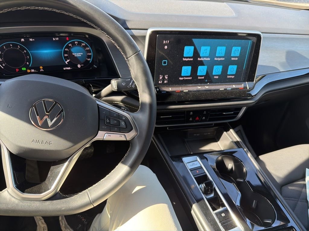 Used 2024 Volkswagen Atlas Cross Sport 2.0T SE w/Technology