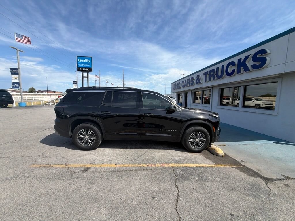 Used 2026 Chevrolet Traverse LT SUV
