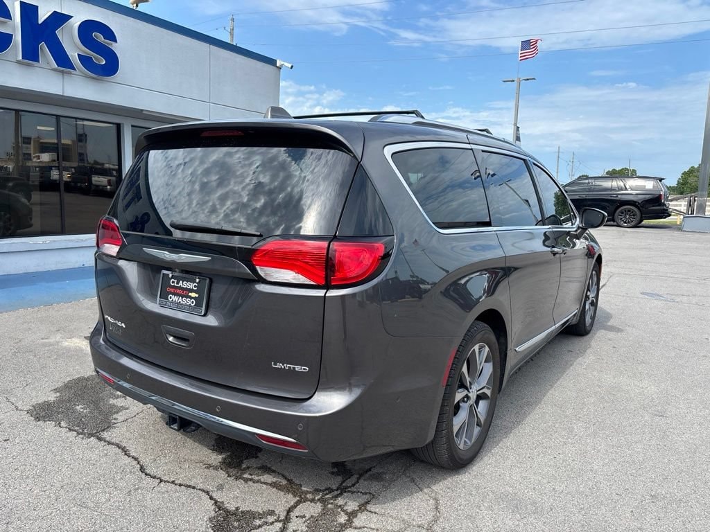 Used 2017 Chrysler Pacifica Limited