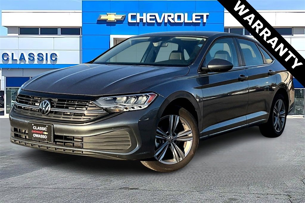 2024 Volkswagen Jetta SE photo 3