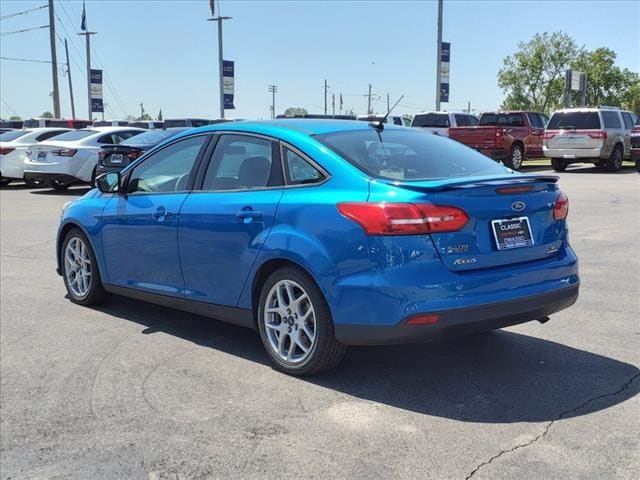 Used 2015 Ford Focus SE with VIN 1FADP3F21FL318567 for sale in Owasso, OK