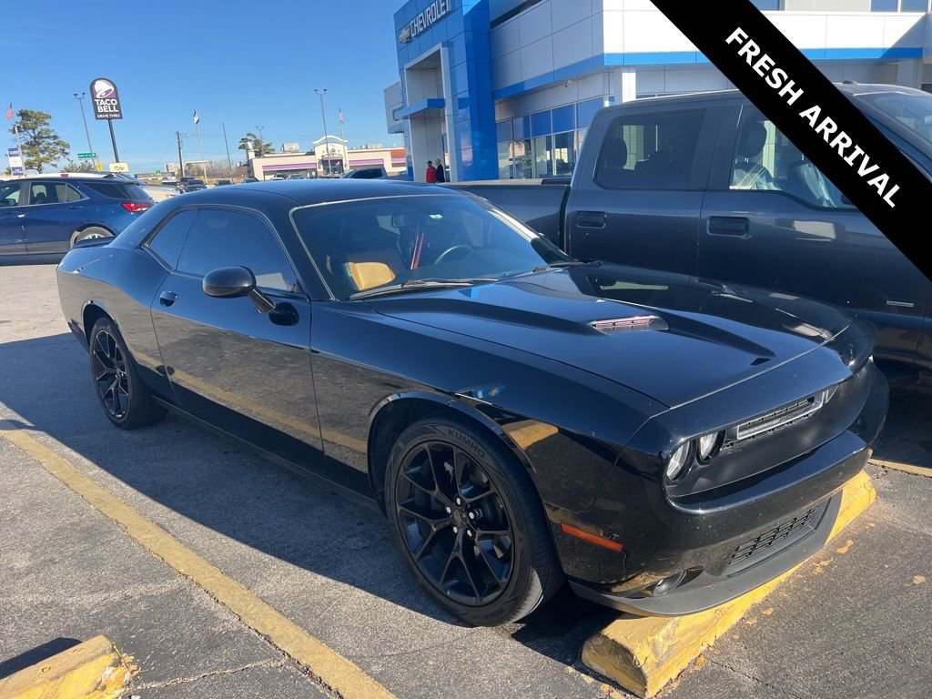2020 Dodge Challenger SXT's photo
