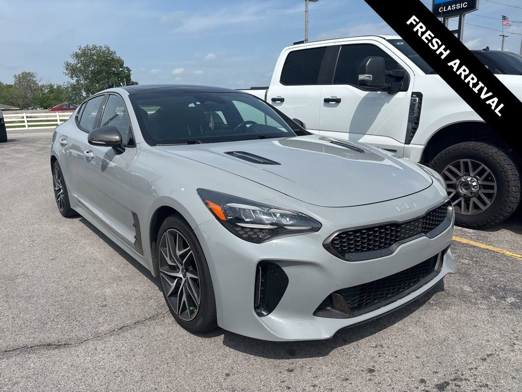 2023 Kia Stinger GT-Line's photo