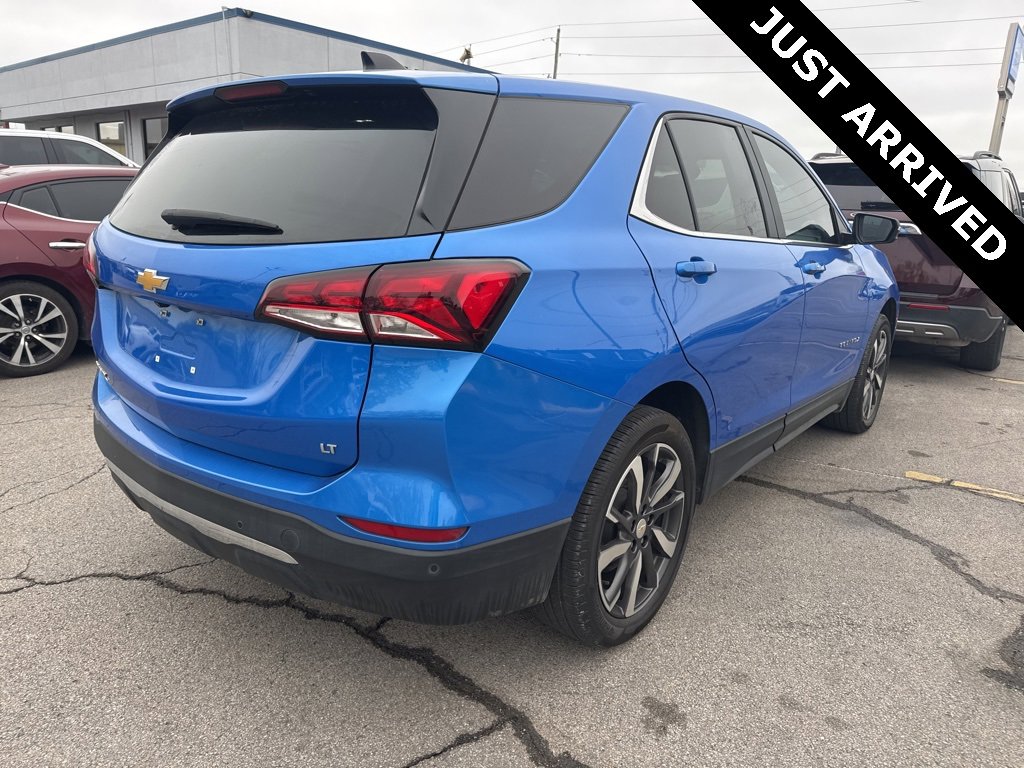 2024 Chevrolet Equinox LT photo 2