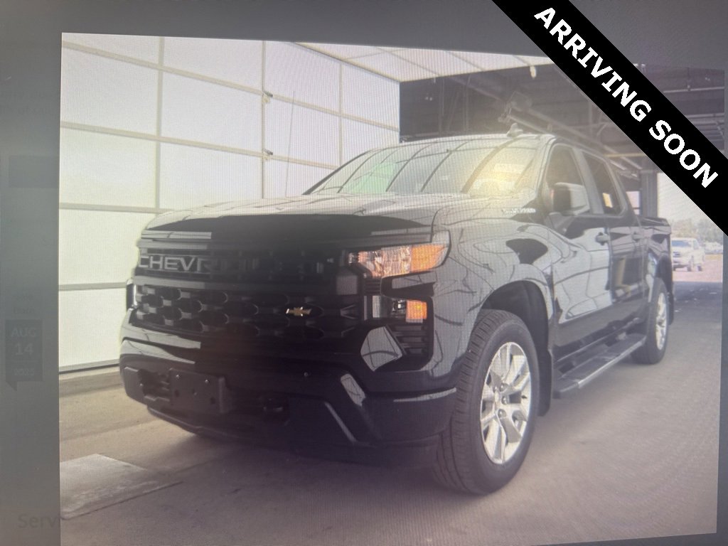 2023 Chevrolet Silverado 1500 Custom photo 3