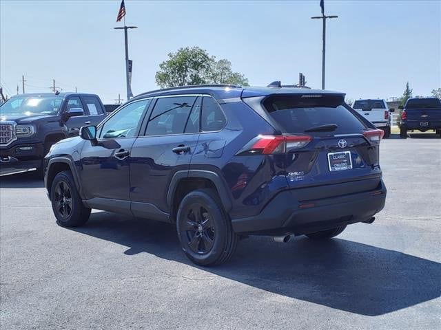 Used 2022 Toyota RAV4 XLE with VIN 2T3P1RFV1NW286754 for sale in Owasso, OK