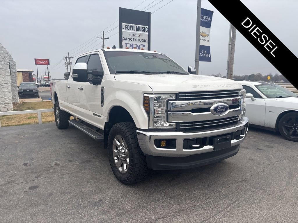 2019 Ford F-350 Super Duty Lariat's photo