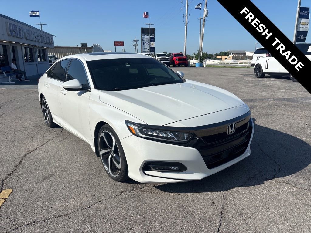 2018 Honda Accord 2.0T Sport Auto's photo
