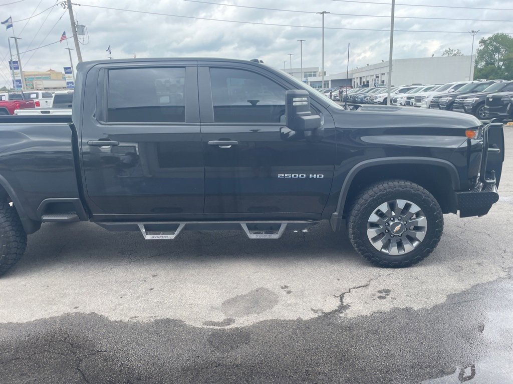 2021 Chevrolet Silverado 2500HD Custom photo 4