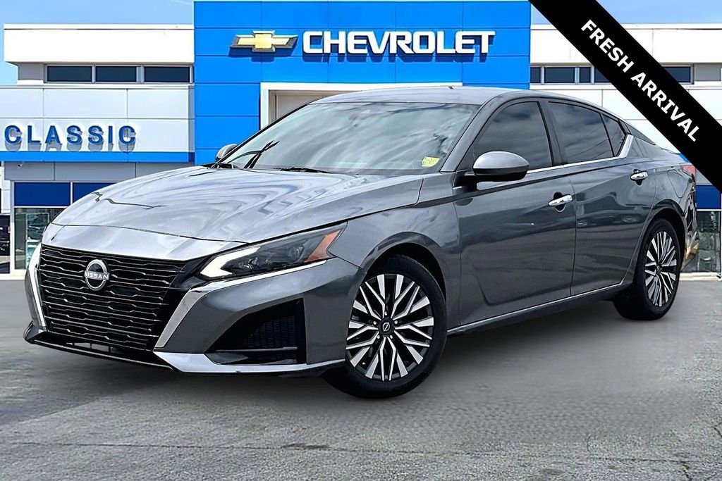 Used 2023 Nissan Altima 2.5 SV
