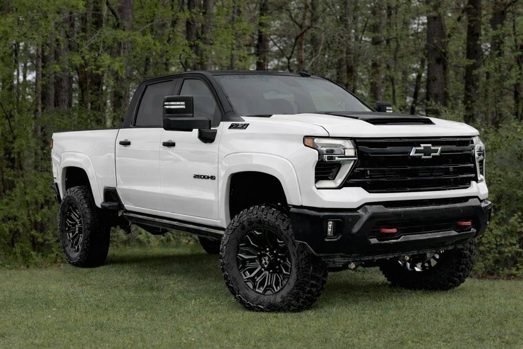 2026 Chevrolet Silverado HD LTZ's photo