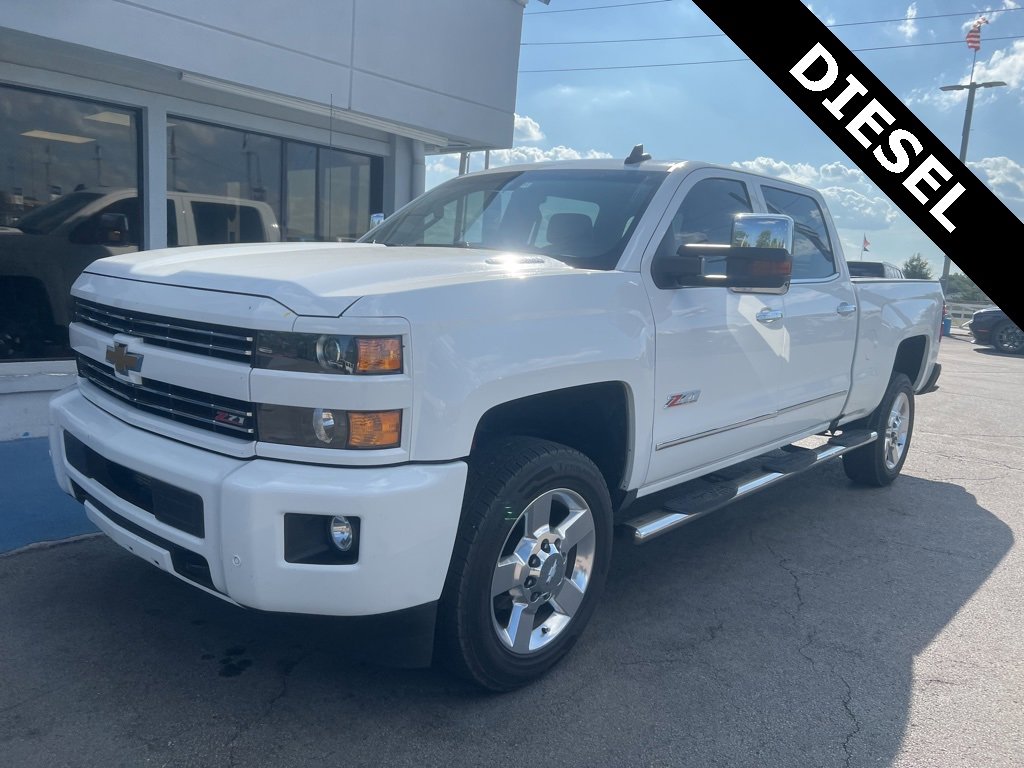 2016 Chevrolet Silverado 2500HD LTZ photo 2