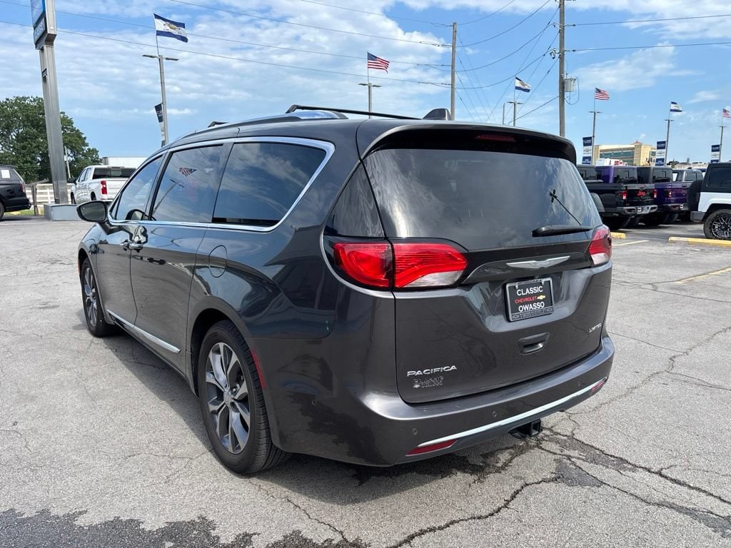 Used 2017 Chrysler Pacifica Limited