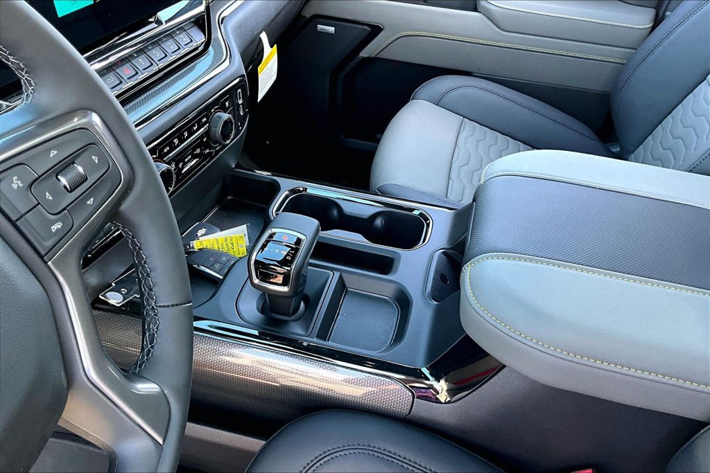 2026 Chevrolet Silverado 1500 ZR2 - Photo 8