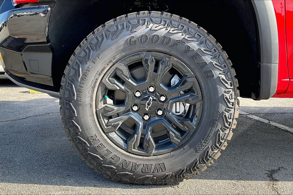 2026 Chevrolet Silverado 1500 ZR2 - Photo 12