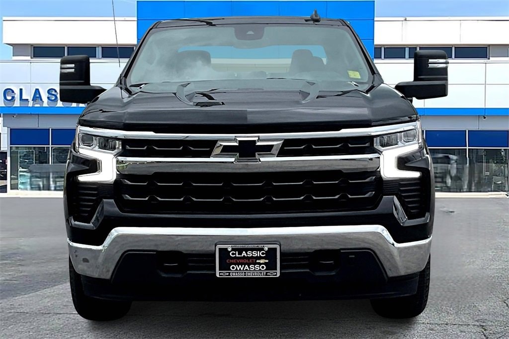 Used 2024 Chevrolet Silverado 1500 LT with VIN 1GCUDDE87RZ220238 for sale in Owasso, OK
