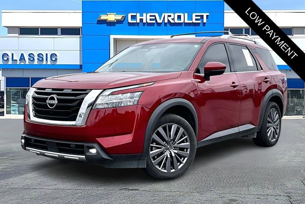 Used 2023 Nissan Pathfinder SL