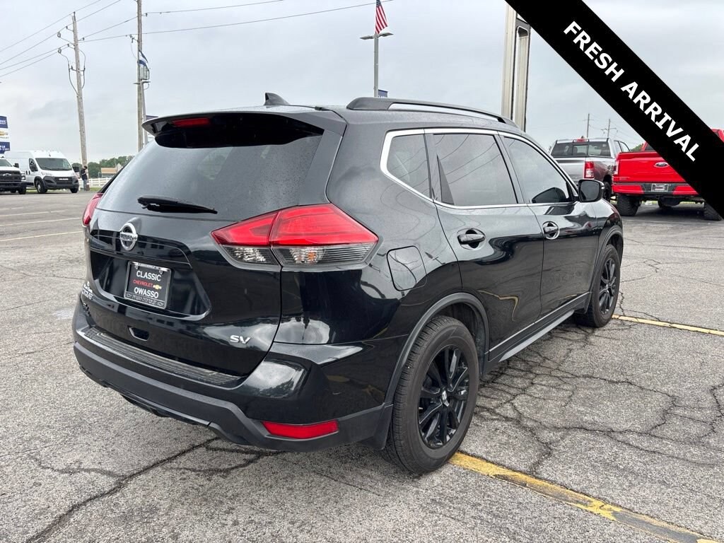 Used 2017 Nissan Rogue SV