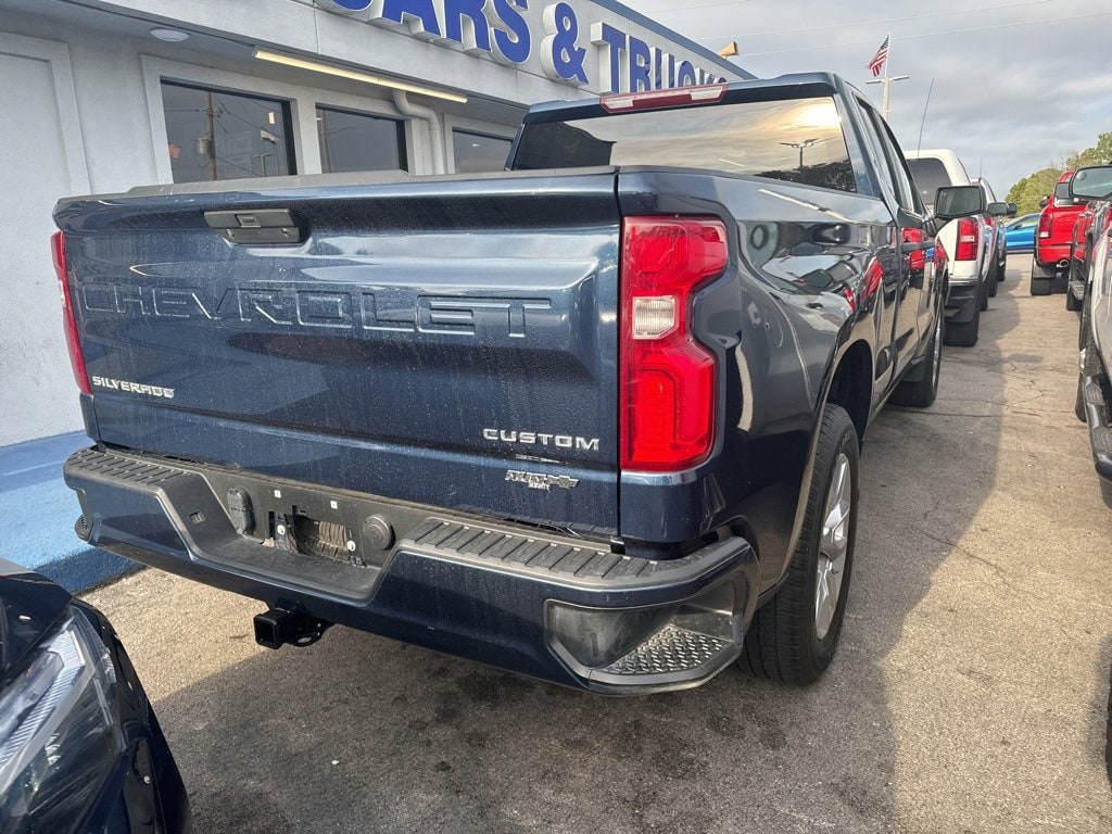 Used 2021 Chevrolet Silverado 1500 Custom with VIN 1GCRWBEK2MZ363669 for sale in Owasso, OK