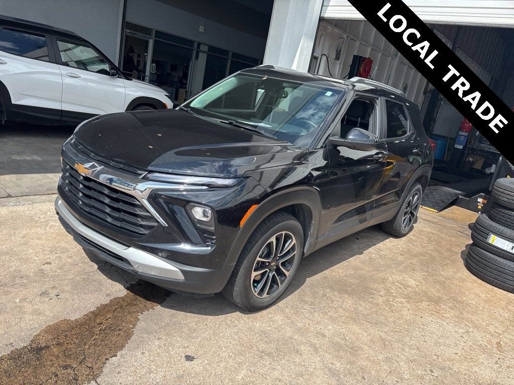 2024 Chevrolet Trailblazer LT photo 2