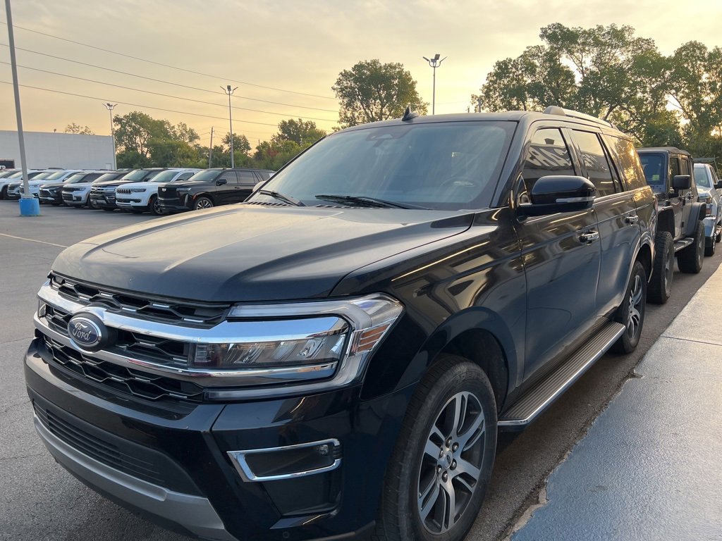 2023 Ford Expedition Limited photo 2