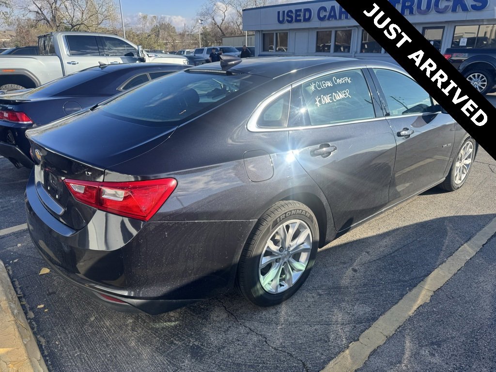 2023 Chevrolet Malibu 1LT photo 2