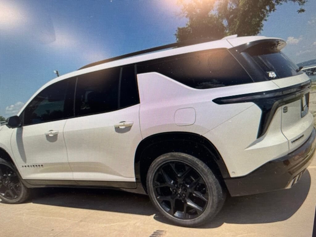 Used 2025 Chevrolet Traverse RS SUV