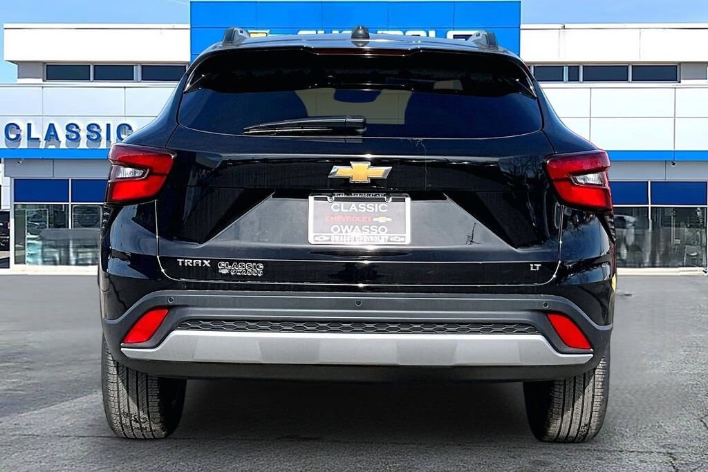 New 2025 Chevrolet Trax LT SUV