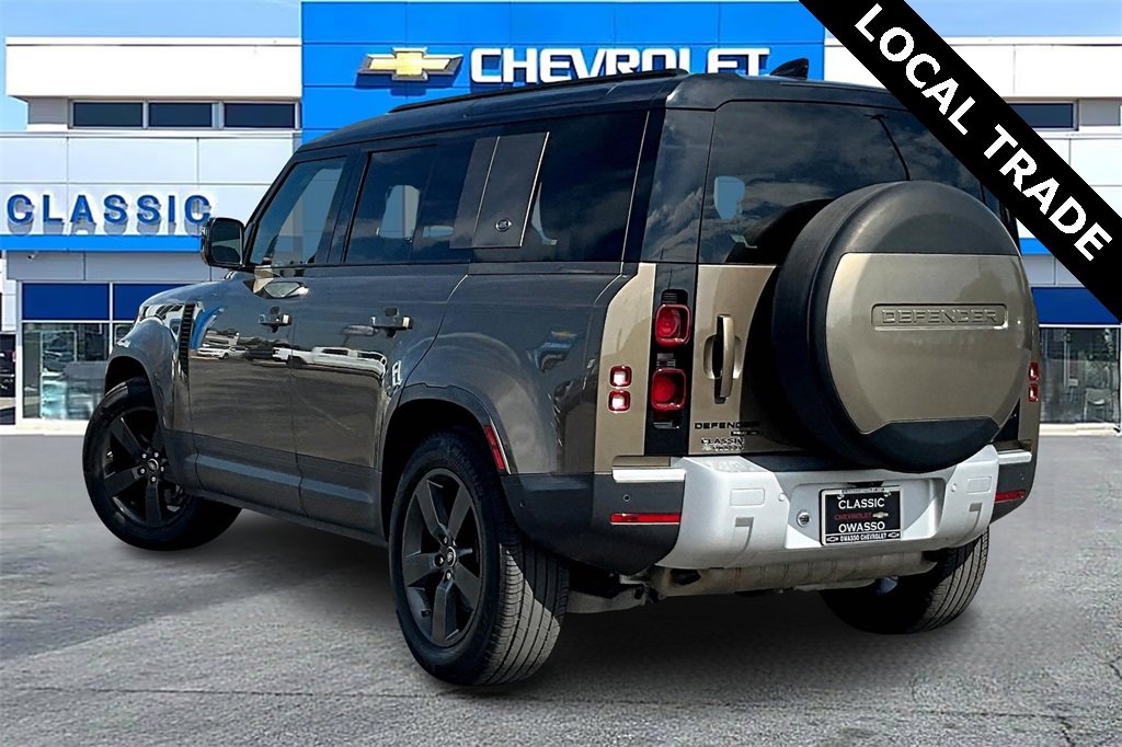 2020 Land Rover Defender SE photo 4