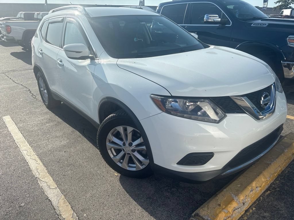Used 2016 Nissan Rogue SV