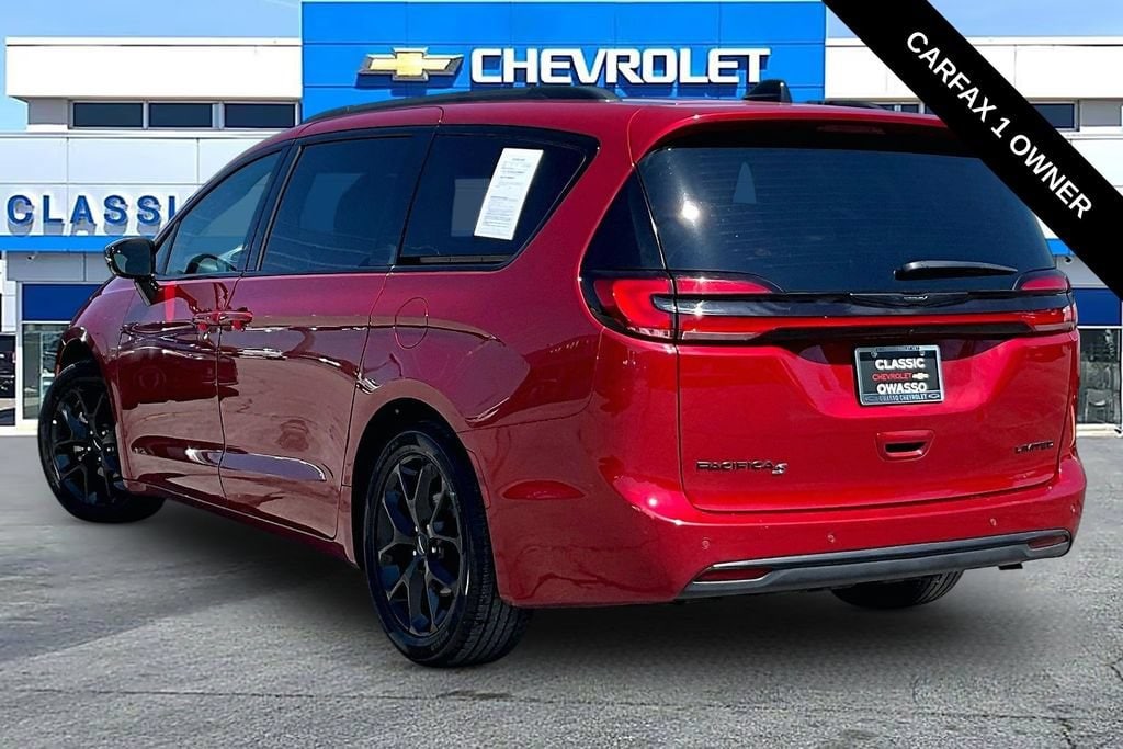 Used 2025 Chrysler Pacifica Limited