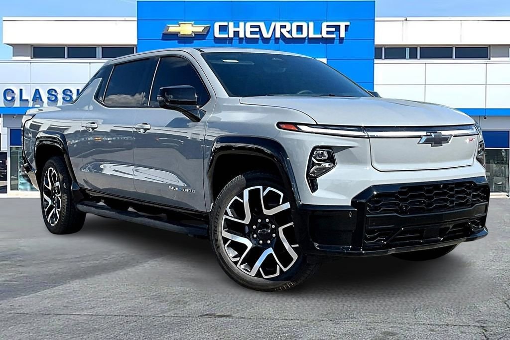 2025 Chevrolet Silverado EV RST's photo