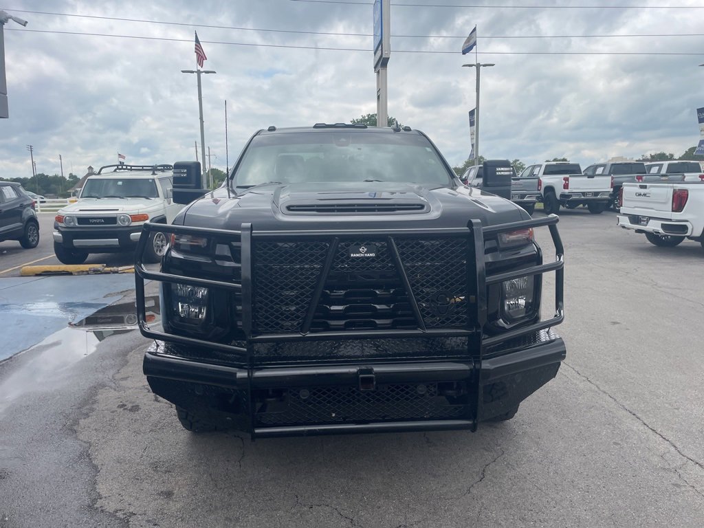 2021 Chevrolet Silverado 2500HD Custom photo 2
