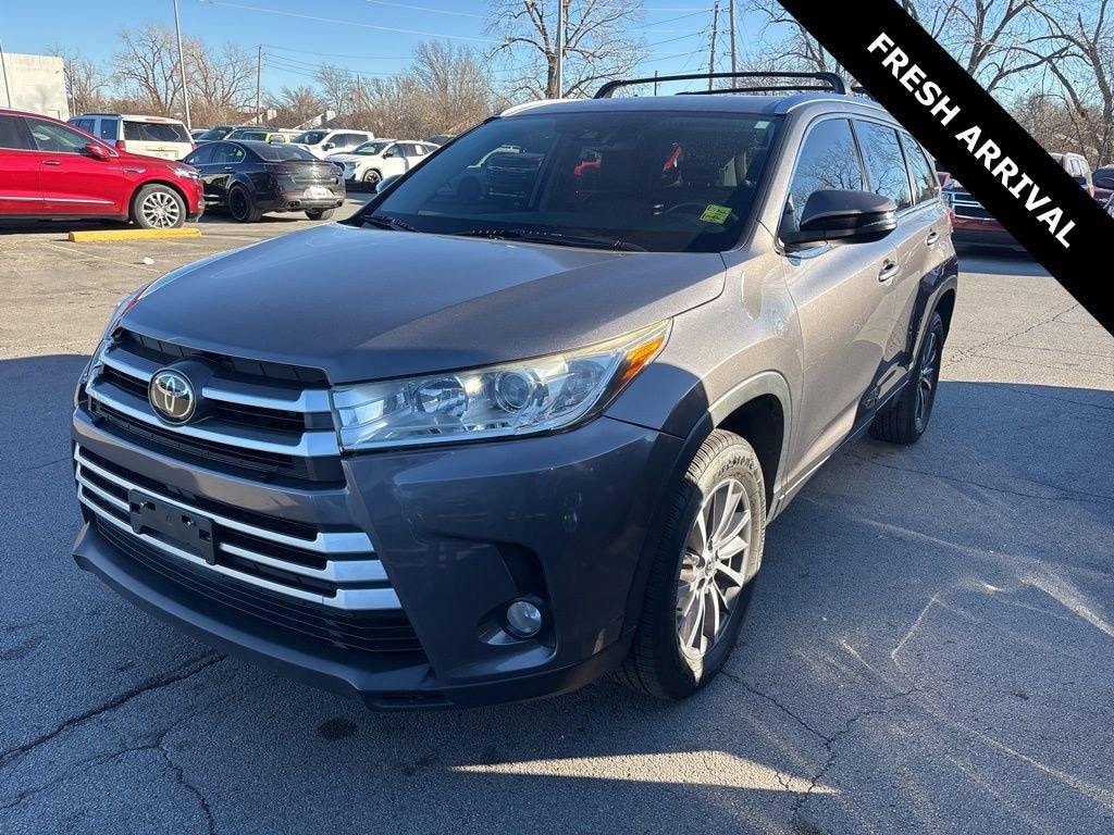 Used 2018 Toyota Highlander SE