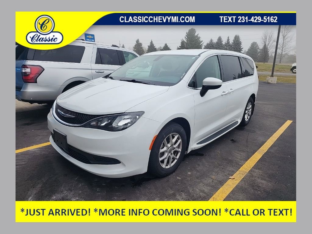 2021 Chrysler Voyager LX's photo