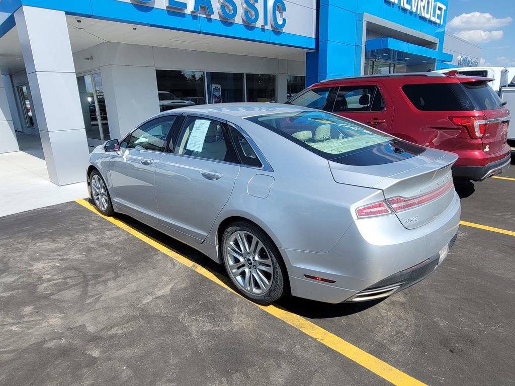 2013 Lincoln MKZ Base photo 2