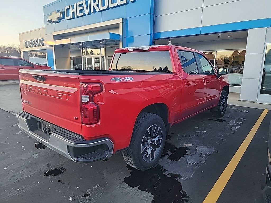 2022 Chevrolet Silverado 1500 LT photo 3