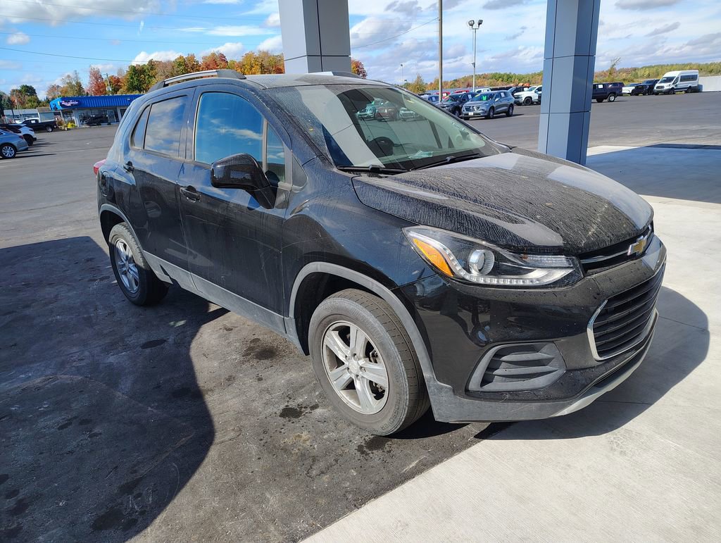 2021 Chevrolet Trax LT photo 2