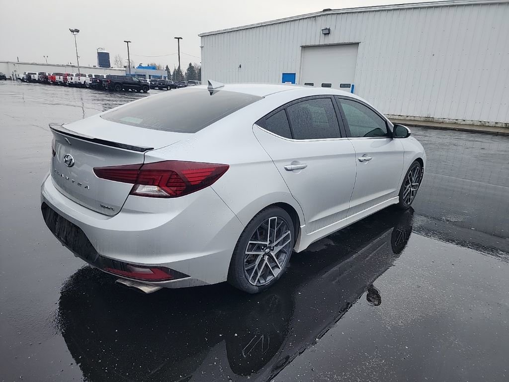 2019 Hyundai Elantra Sport photo 3