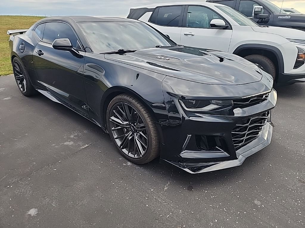 2021 Chevrolet Camaro ZL1 photo 2