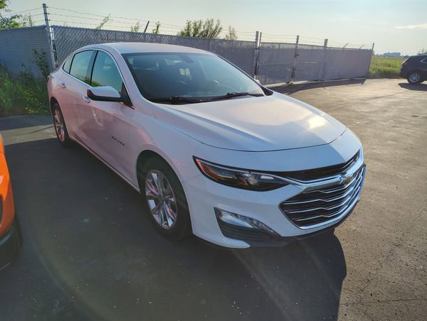 Used 2020 Chevrolet Malibu 1LT with VIN 1G1ZD5ST0LF036457 for sale in Lake City, MI