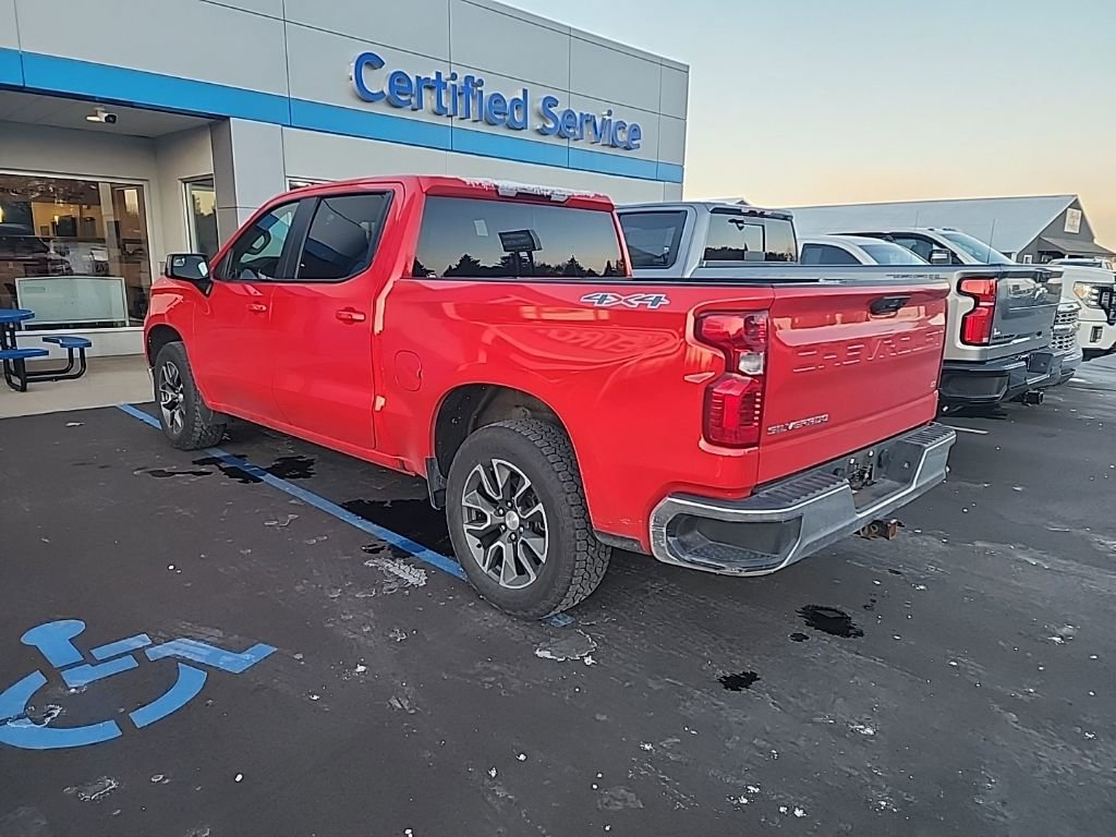 2022 Chevrolet Silverado 1500 LT photo 4